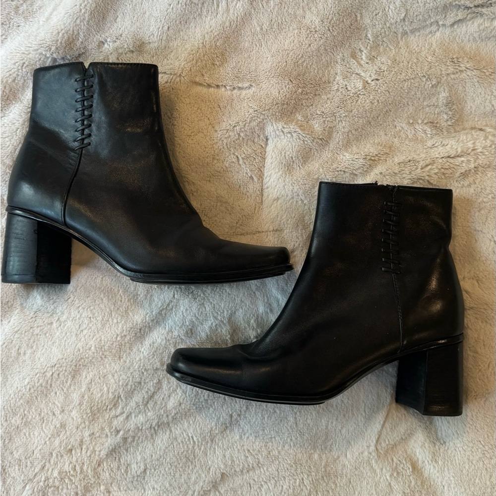 Liz Claiborne villager black booties